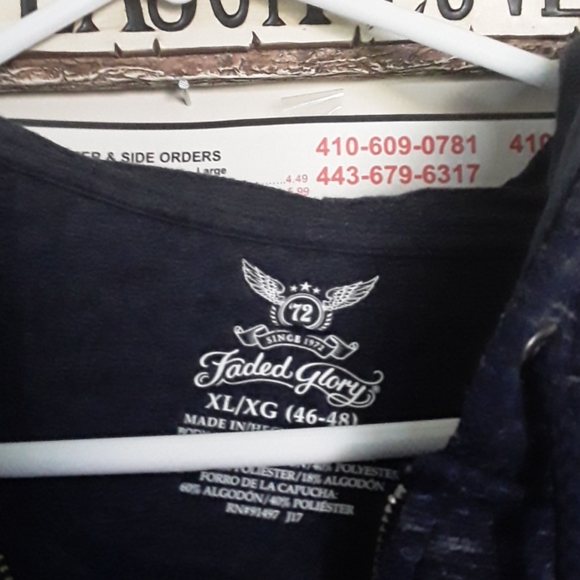 Sweatshirt - Picture 2 of 4